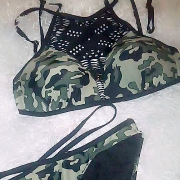 Medium Tiki bikini bathing suit - Picture 1 of 2